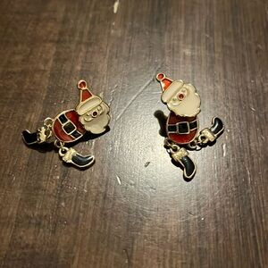 AVON VINTAGE SANTA DANGLE EARRINGS
